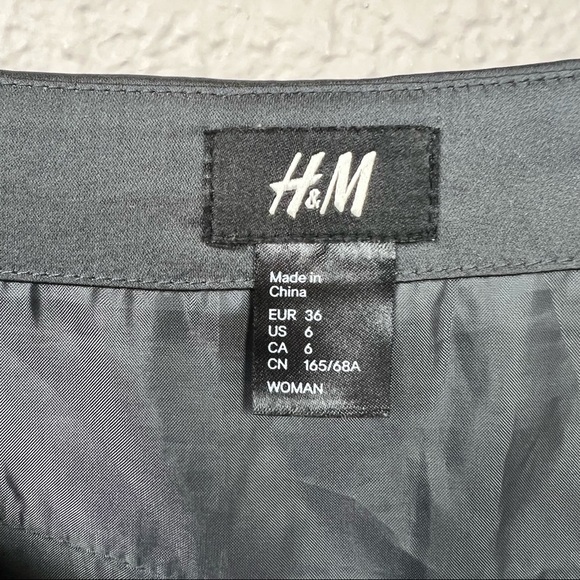 H&M Layered Mini Skirt Black Size 6 - Picture 4 of 5